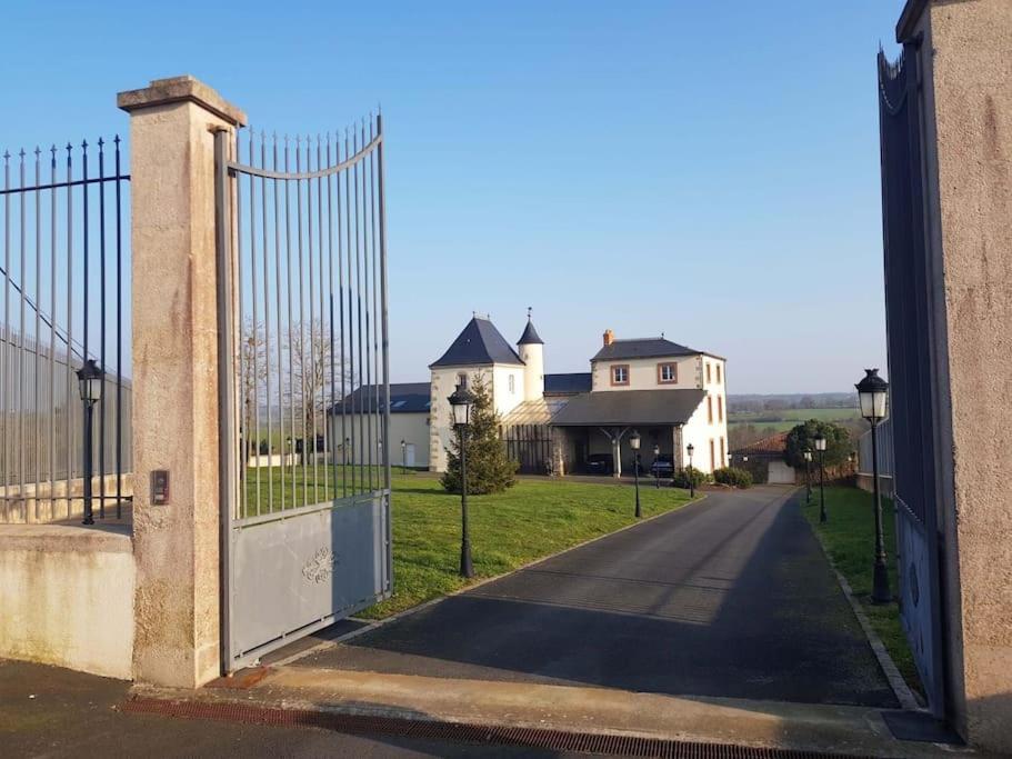 فيلا Le Logis Cholet 49300 Lieu Exceptionnel En Famille Ou Amis Mazieres-en-Mauges المظهر الخارجي الصورة